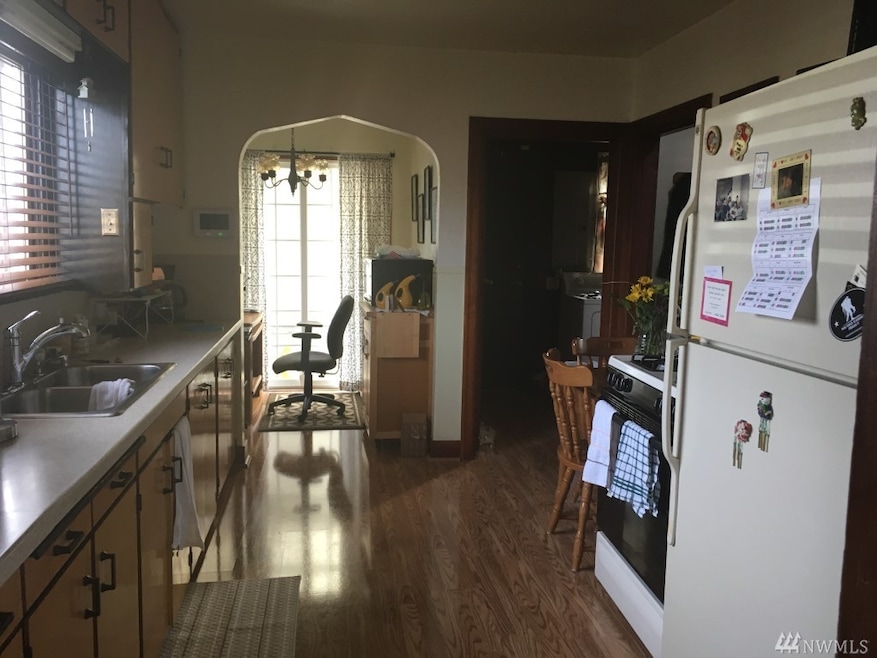 309 SW 9th St, Chehalis, WA 98532 - photo 1