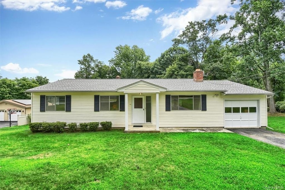 10 Oak Place, Croton On Hudson, NY 10520 - photo 1