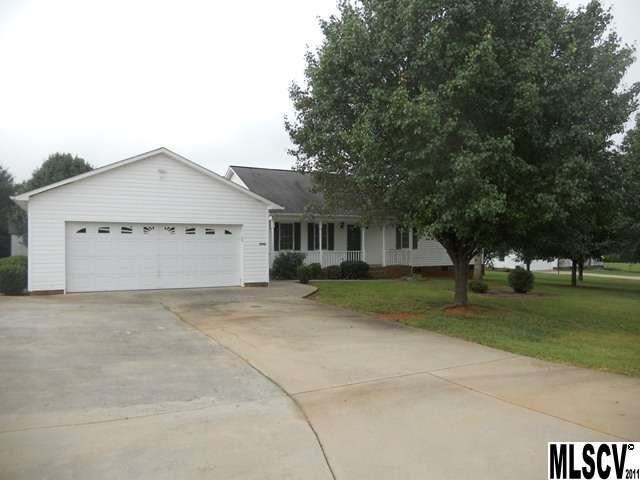 2096 Oklahoma Ct, Lincolnton, NC 28092 - photo 1
