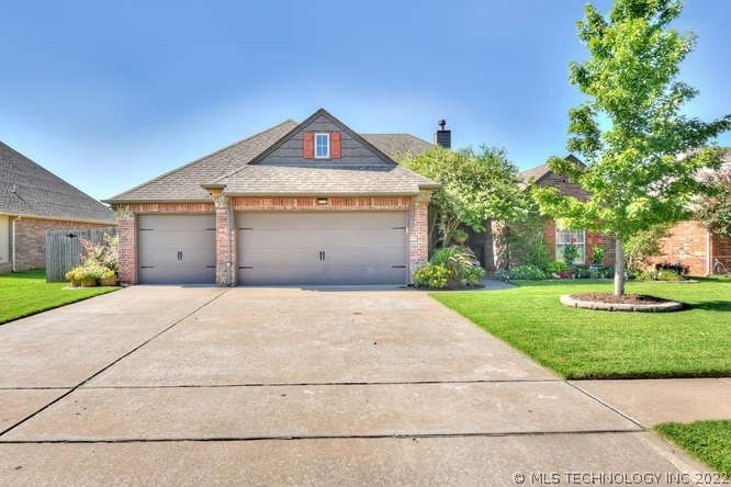 1713 W Vicksburg St, Broken Arrow, OK 74011 - photo 1