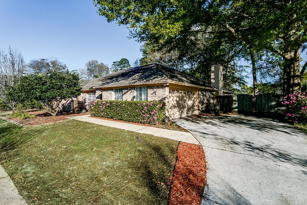 Front_Of_Home_View_1