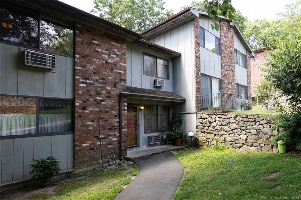 189 Kaynor Dr unit C, Waterbury, CT 06708 - photo 1