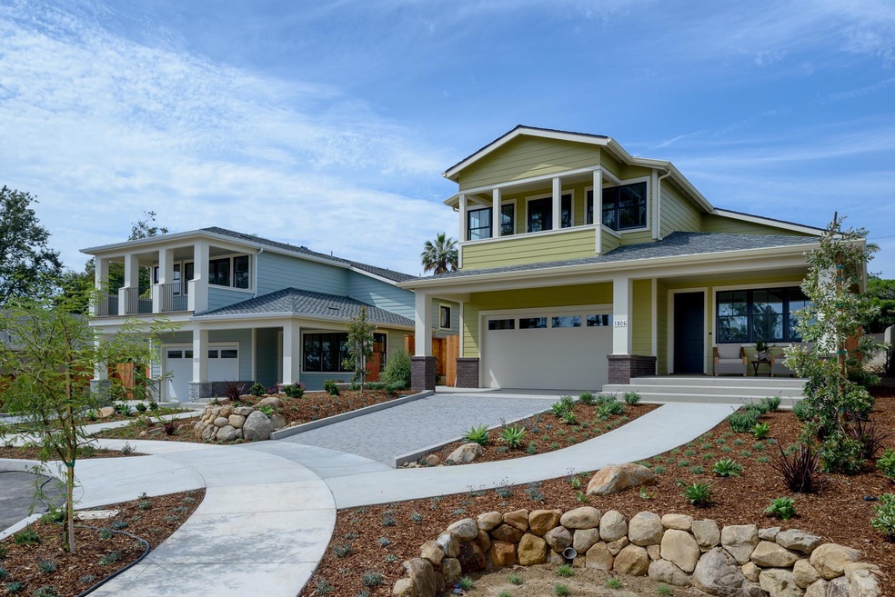Front of 1806 and 1808 Lighthouse Way