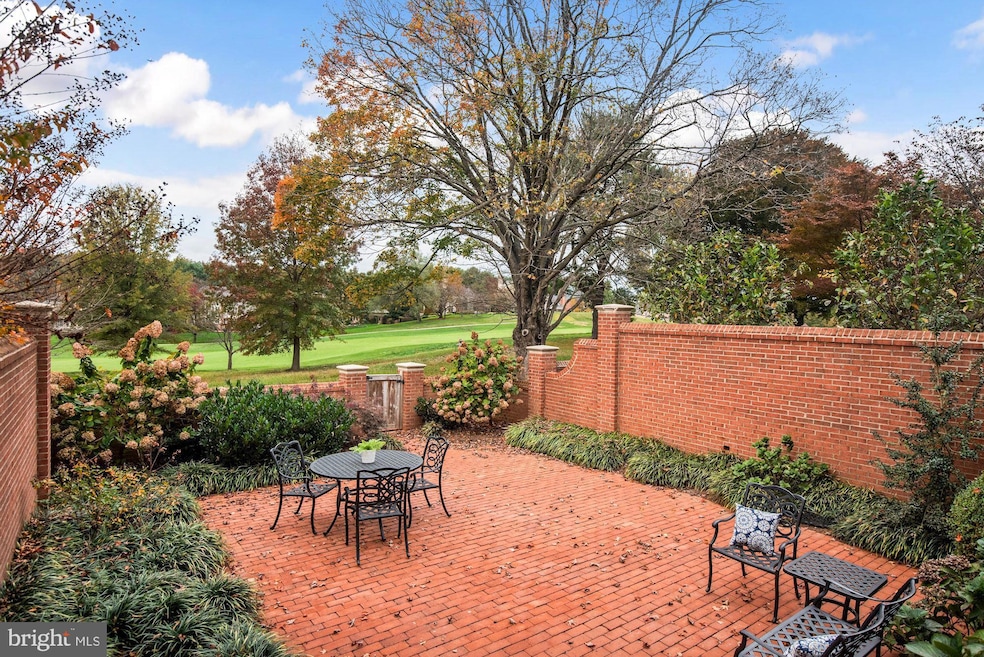 9453 Turnberry Dr, Potomac, MD 20854 - photo 1