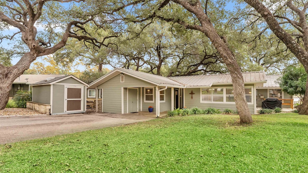 207 Elm Lodge Dr, Kingsland, TX 78639 - photo 1