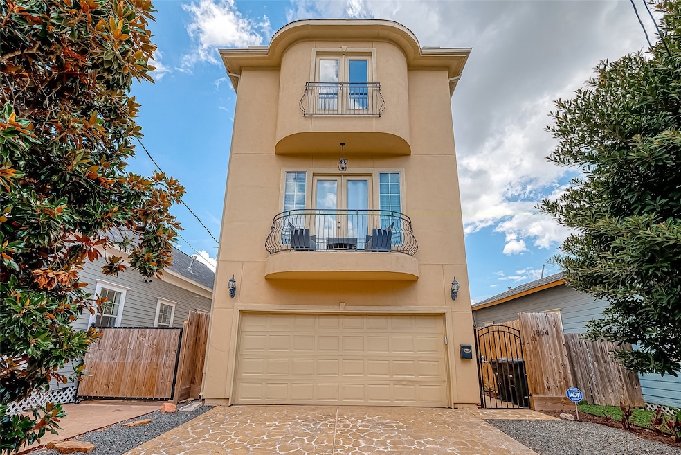 Welcome to 1804 Edwards St. This home features a f
