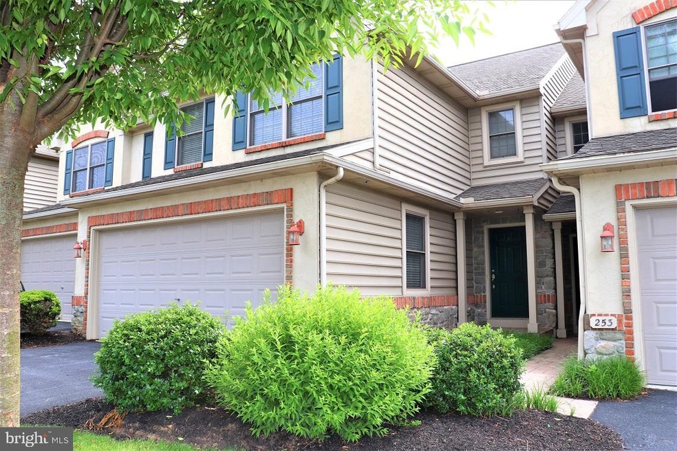 251 Fieldcrest Ln, Ephrata, PA 17522 - photo 1