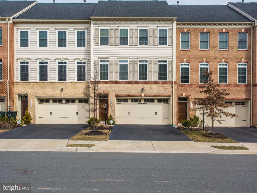 42534 Pine Forest Dr, Chantilly, VA 20152 - photo 1