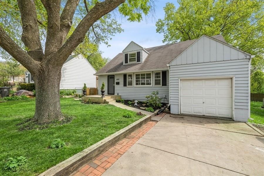 6012 University Ave, Des Moines, IA 50311 - photo 1