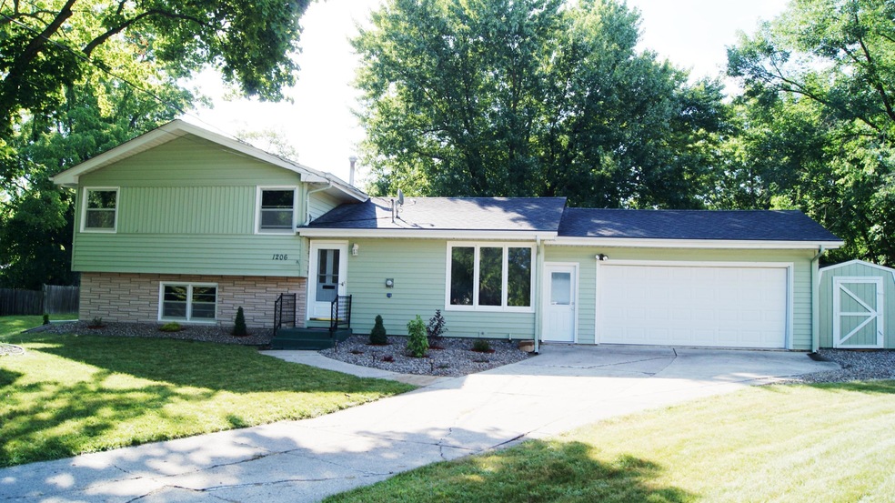 1206 Garfield Cir