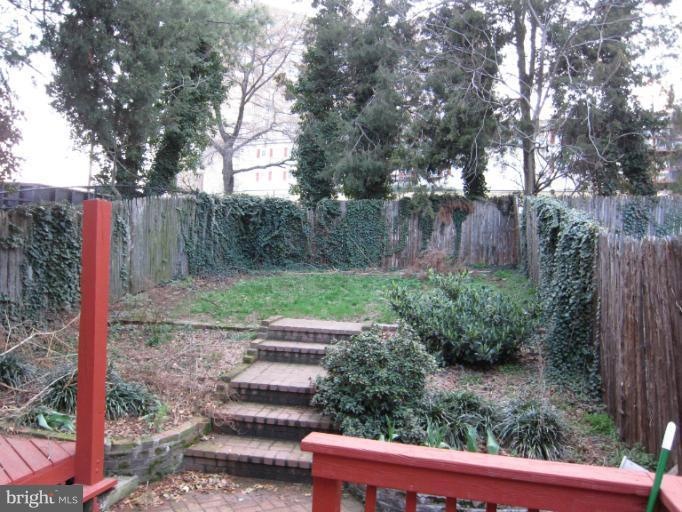 40 W Taylor Run Pkwy unit 40, Alexandria, VA 22314 - photo 1