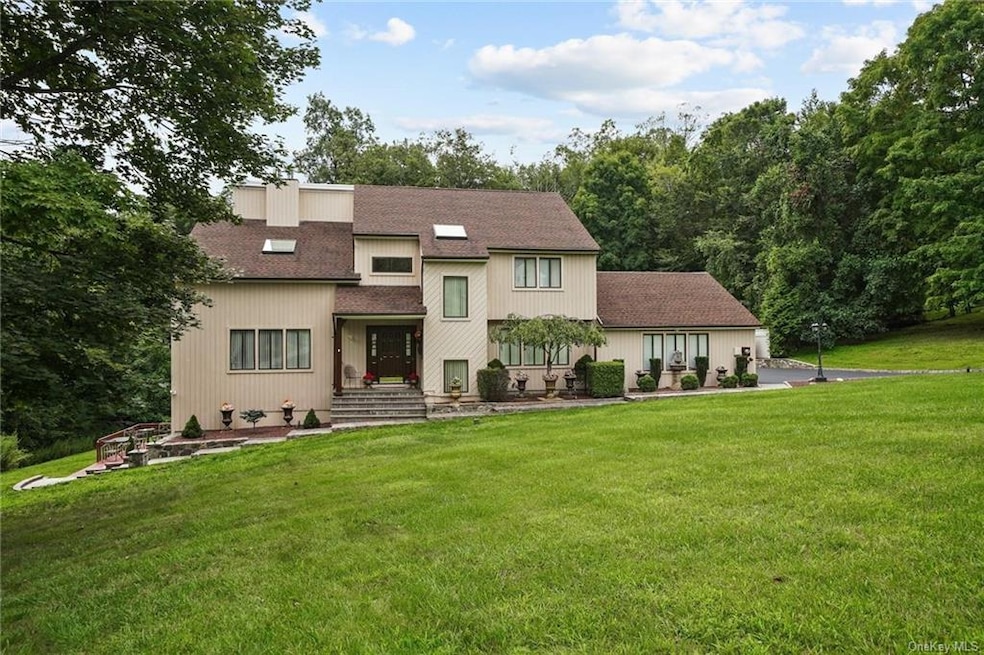 26 Apple Hill Dr, Cortlandt Manor, NY 10567 - photo 1