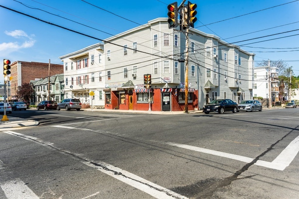 91 Newbury St unit 95, Lawrence, MA 01841 - photo 1