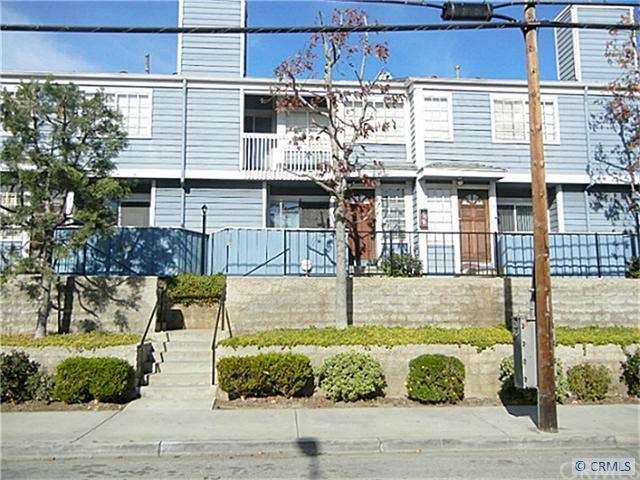 Beautiful, Spacious Townhome Style Condo
