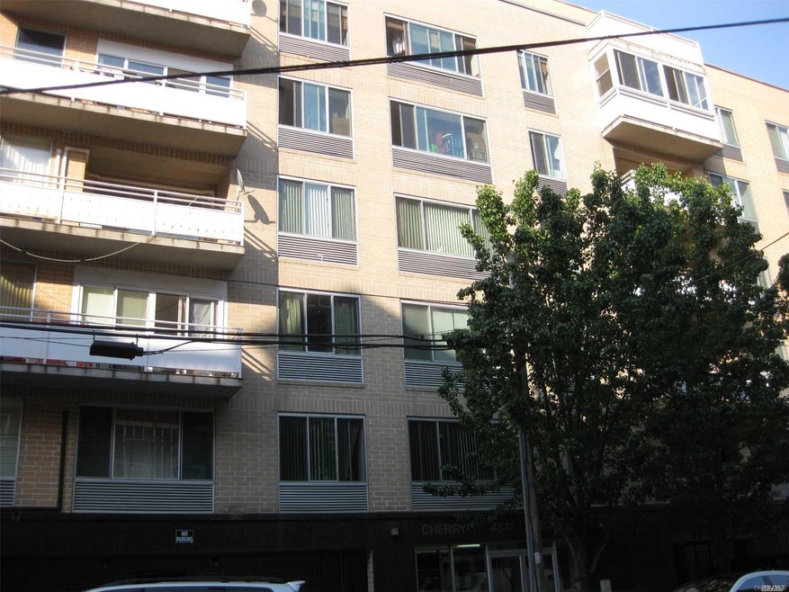 43-17 Union St unit 4F, Flushing, NY 11355 - photo 1