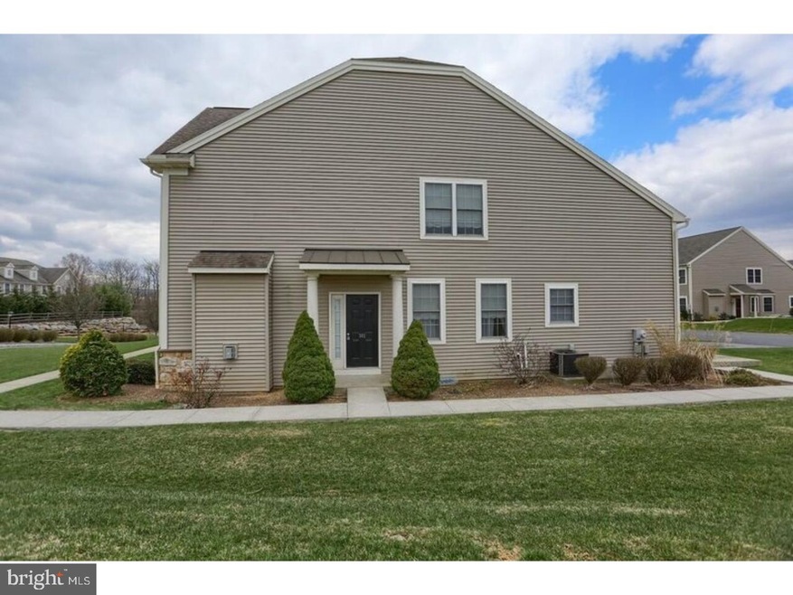 302 Emerald Ln, Reading, PA 19610 - photo 1