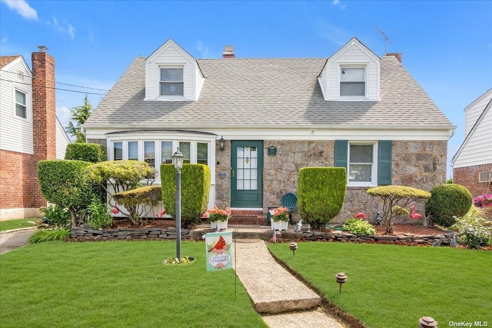 480 Emory Rd, Mineola, NY 11501 - photo 1