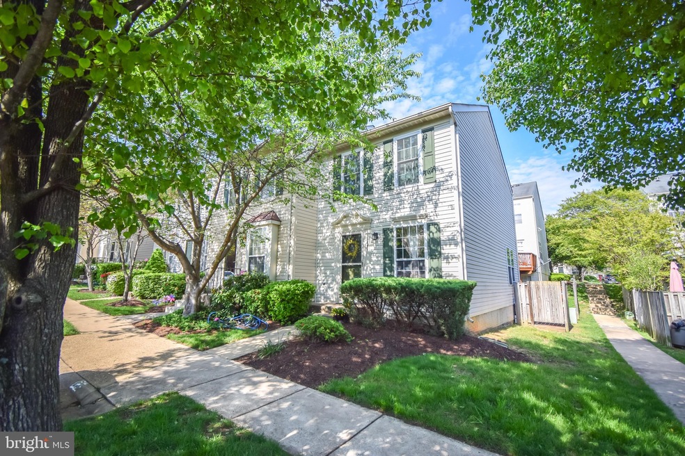 1851 Tiger Lily Cir unit 43, Woodbridge, VA 22192 - photo 1