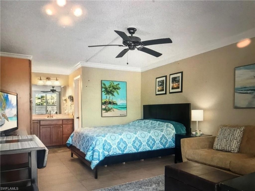 2555 9th St N unit 202, Naples, FL 34103 - photo 1