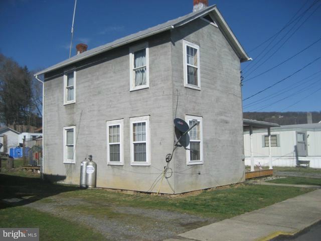 27 Central Ave, Petersburg, WV 26847 - photo 1