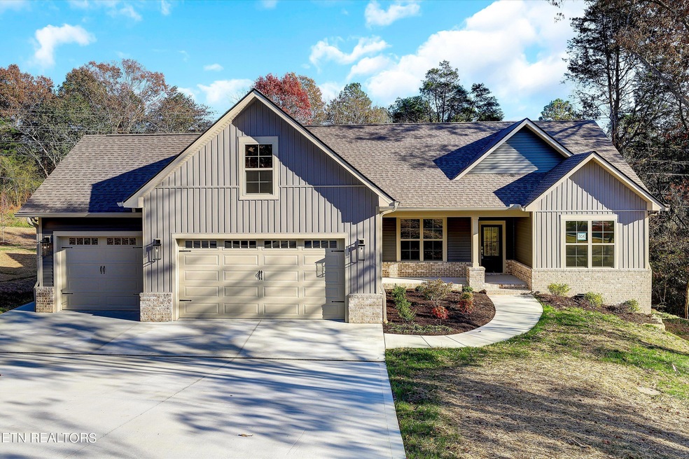 306 Cheeyo Ln, Loudon, TN 37774 - photo 1