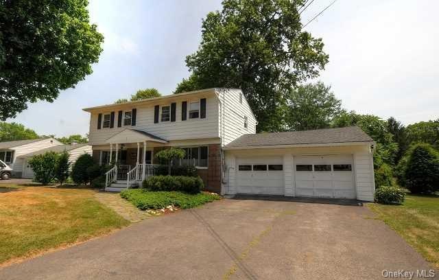 2 Cedar Dr, Rhinebeck, NY 12572 - photo 1