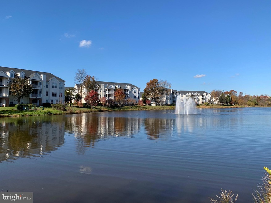 25272 Riffleford Square unit 302, Chantilly, VA 20152 - photo 1