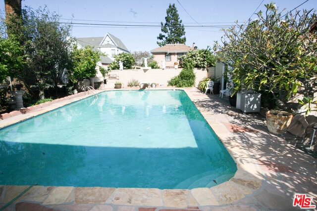 2208 Wellington Rd, Los Angeles, CA 90016 - photo 1