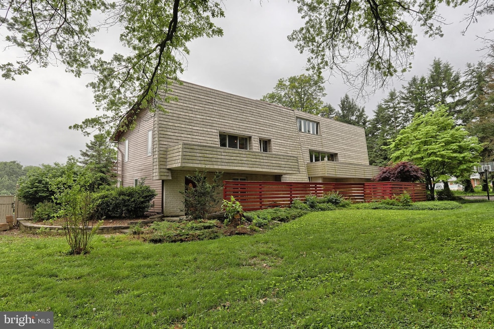 1004 E Walnut St, Palmyra, PA 17078 - photo 1