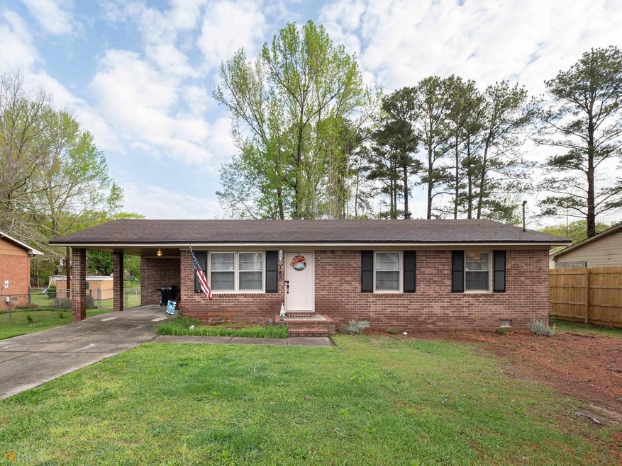 143 Edgewood Cir, Barnesville, GA 30204 - photo 1