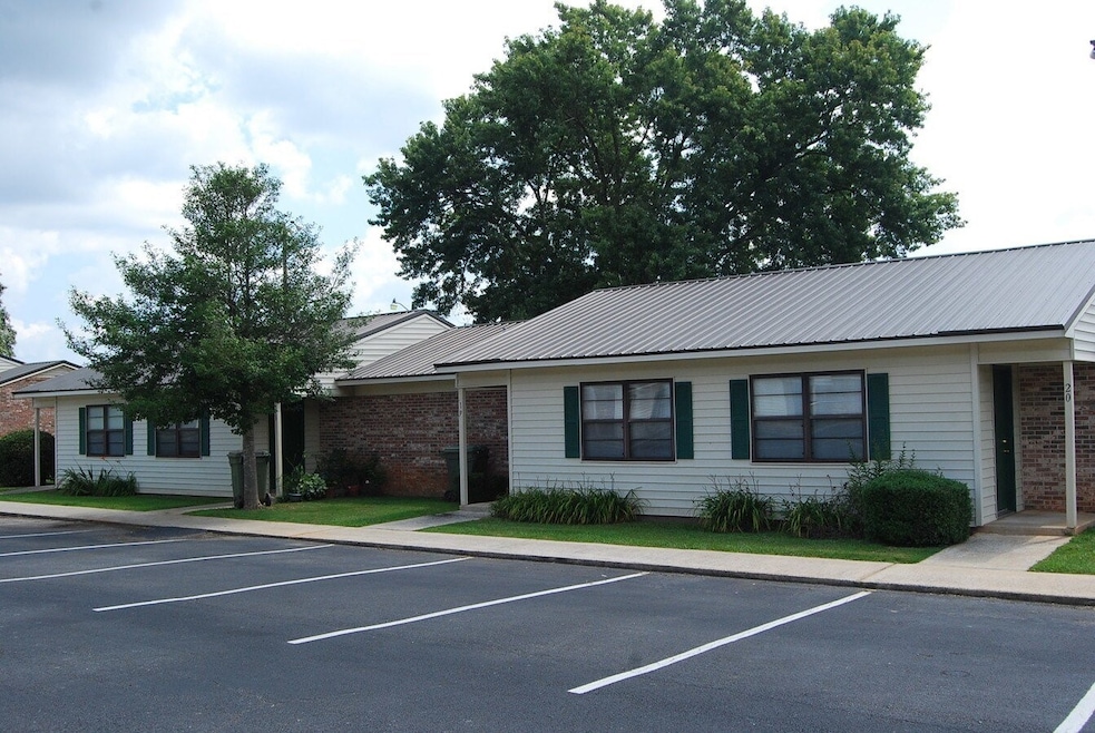 Parkview Apartments, Lineville, AL 36266 - photo 1