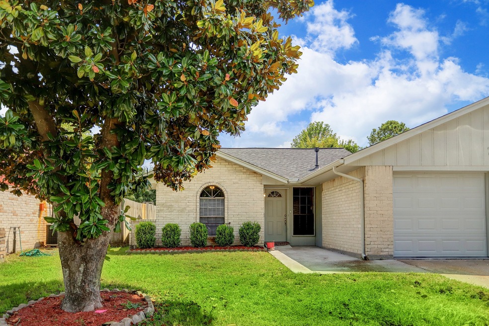 7907 Kellwood Dr, Houston, TX 77040 - photo 1