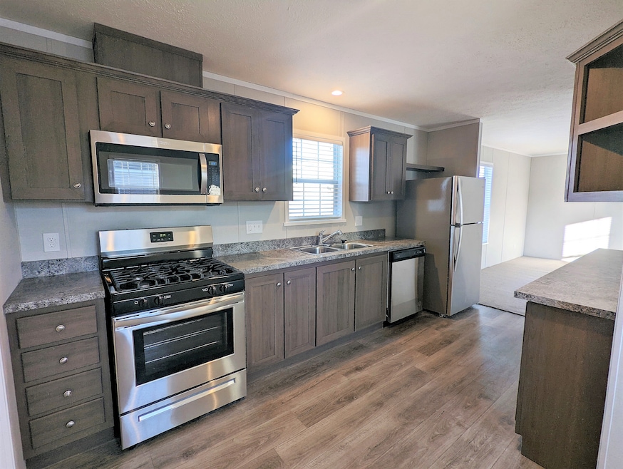 618 Maine unit 618, Belleville, MI 48111 - photo 1