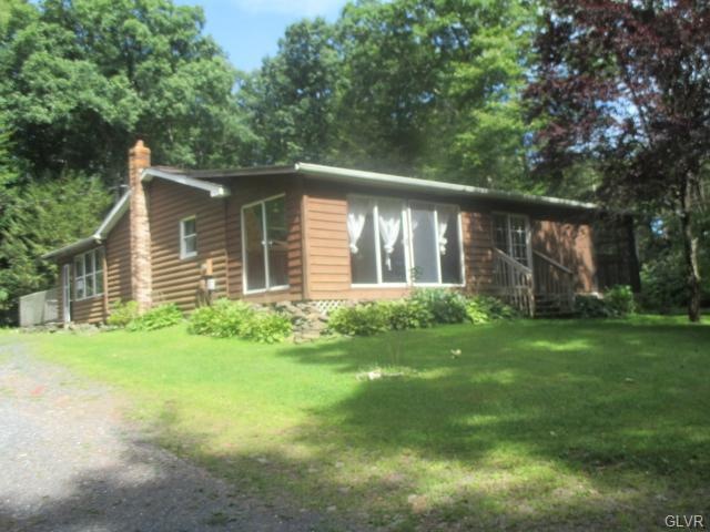 1646 Erie Ct, Effort, PA 18330 - photo 1