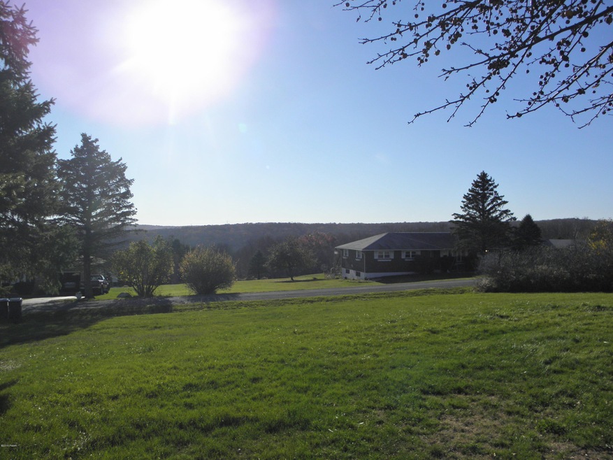 38 Garden Hill Dr, Hawley, PA 18428 - photo 1