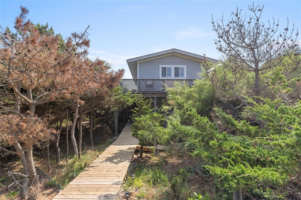 67 Shell Walk, Bay Shore, NY 11706 - photo 1