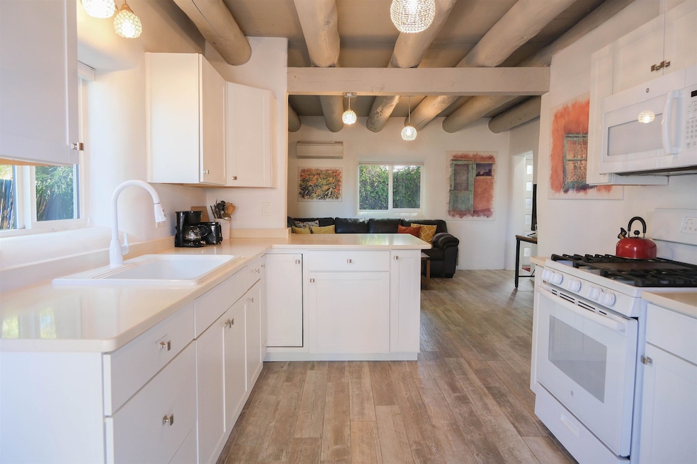 104 A B Brooks St, Taos, NM 87571 - photo 1