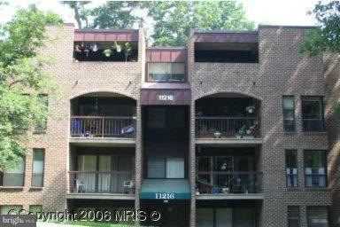 11216 Chestnut Grove Square unit 11216-, Reston, VA 20190 - photo 1