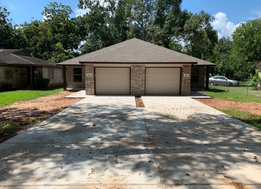 413-415 Hurst Place, Angleton, TX 77515 - photo 1