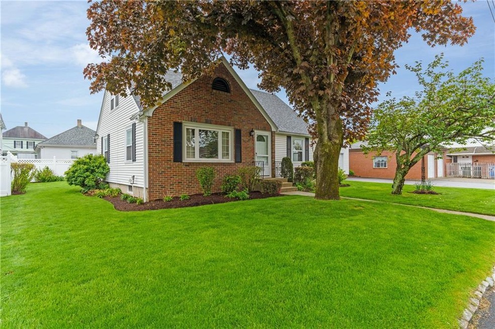 14 Massachusetts St, Cranston, RI 02920 - photo 1