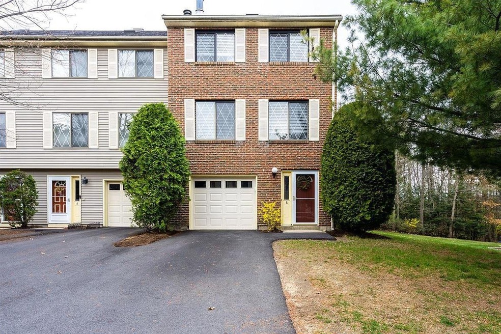 8 Adams Ave, MerriMacK, NH 03054 - photo 1