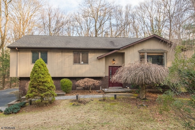 255 Kinnelon Rd, Kinnelon, NJ 07405 - photo 1