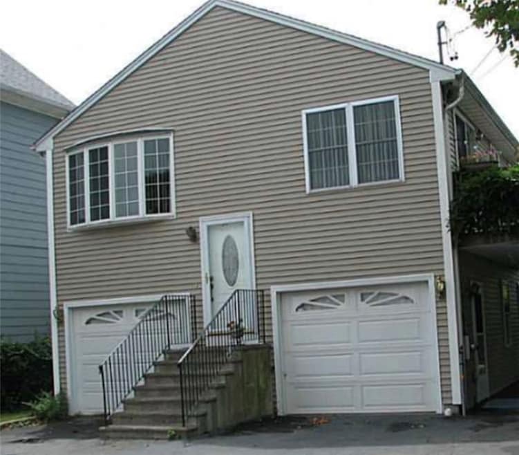 11 Magnolia St, Pawtucket, RI 02860 - photo 1