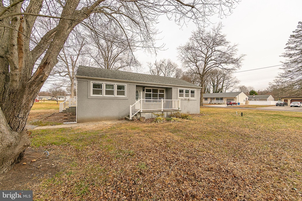 90 Tufts Rd, Pennsville Township, NJ 08070 - photo 1