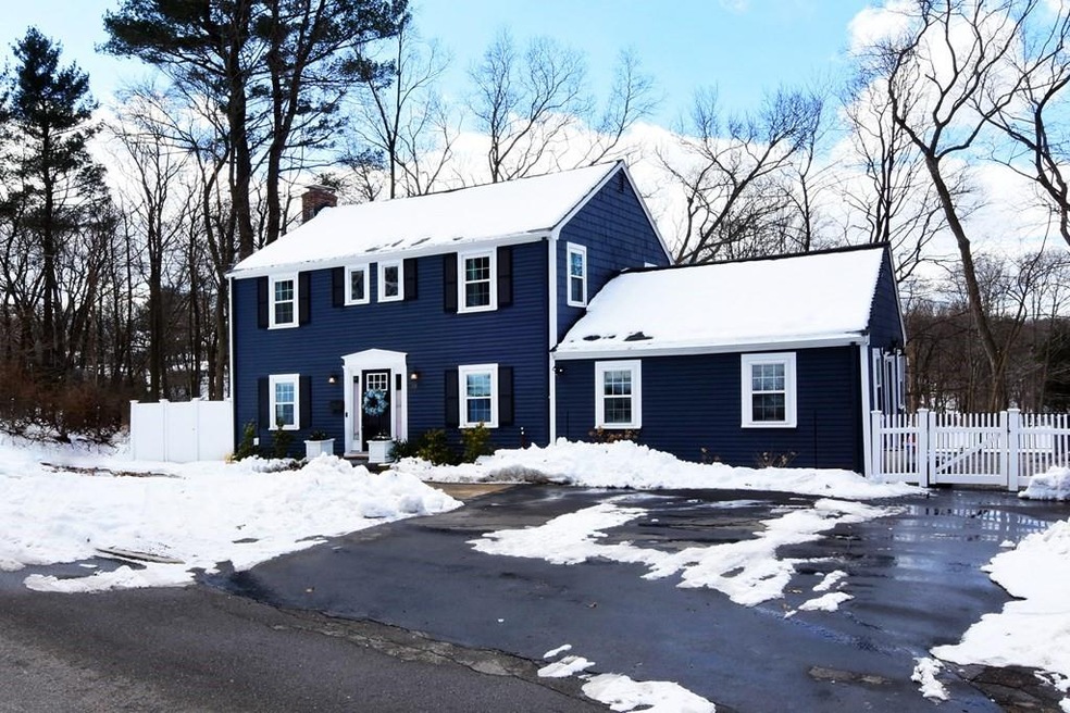 77 Outlook Rd, Wakefield, MA 01880 - photo 1