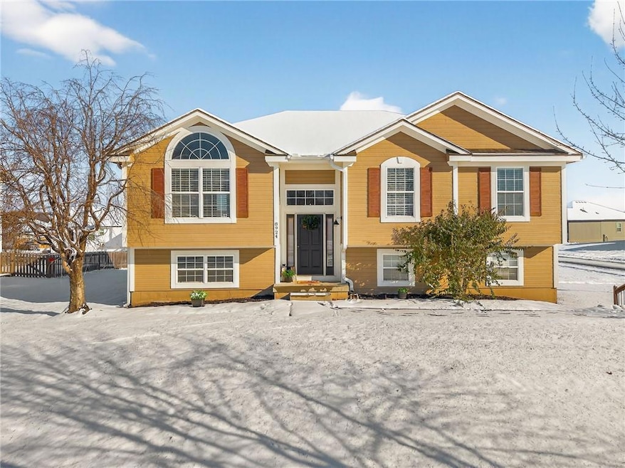 8924 NE Paw Dr, Kansas City, MO 64157 - photo 1