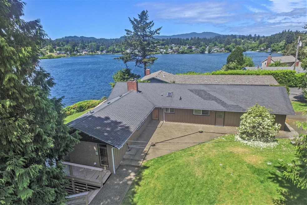 3 Cedars Retreat