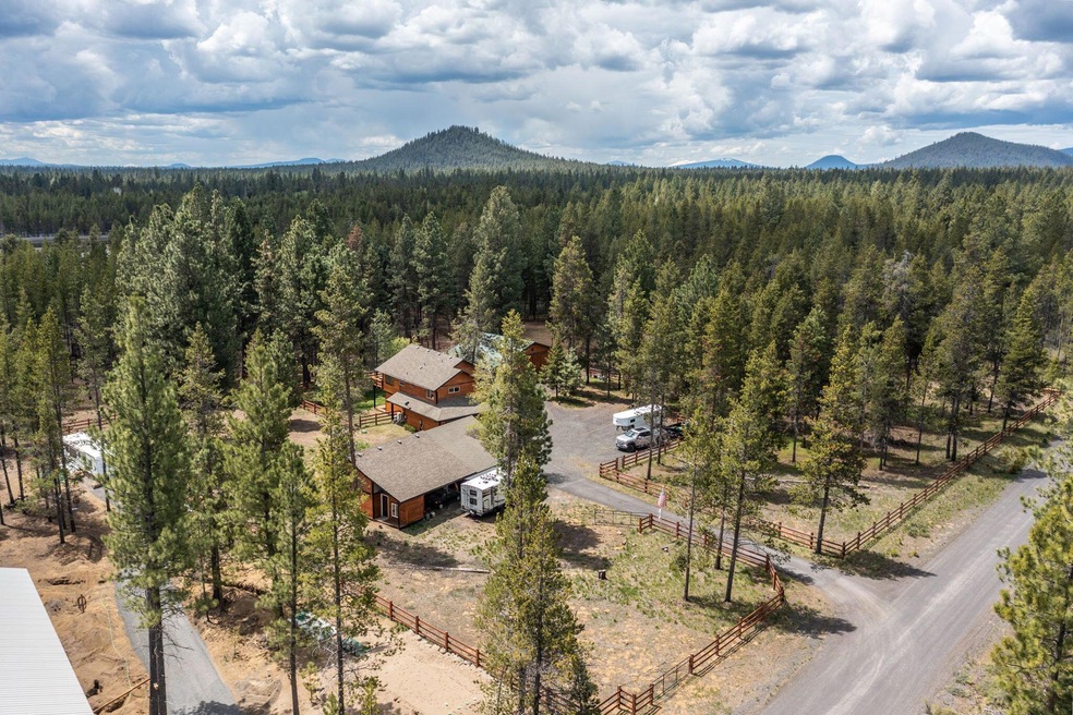 16815 Derringer Dr, Bend, OR 97707 - photo 1