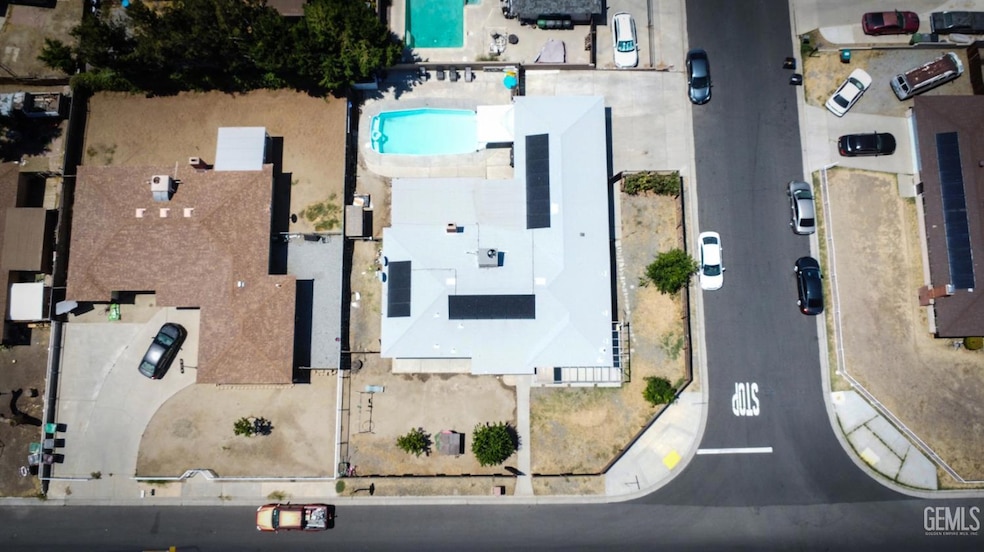 26327 Dartmouth St, Hemet, CA 92544 - photo 1