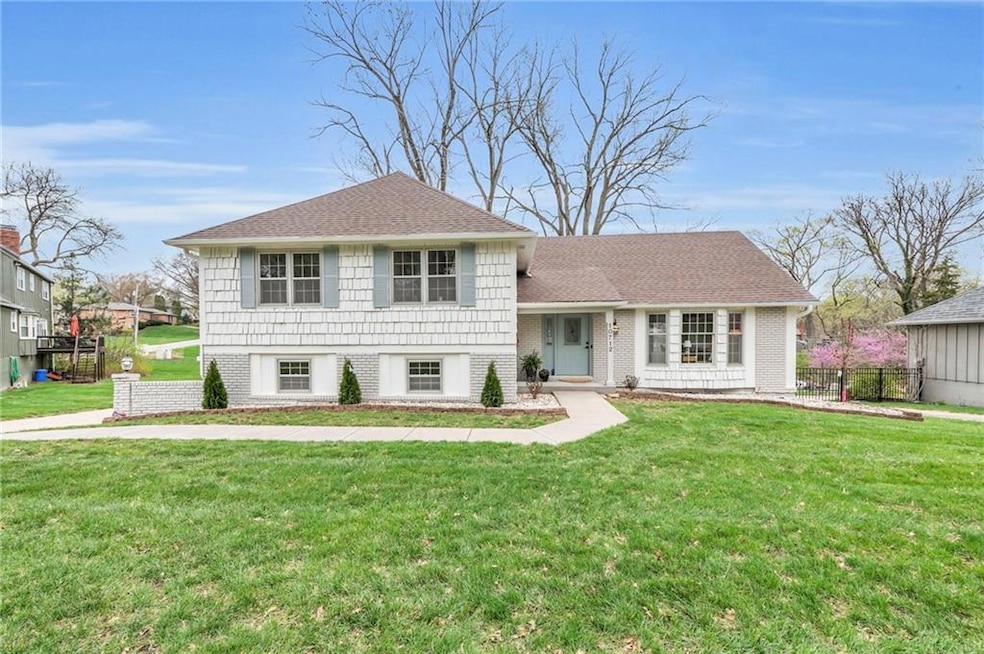 10712 W 52nd Cir, Shawnee, KS 66203 - photo 1